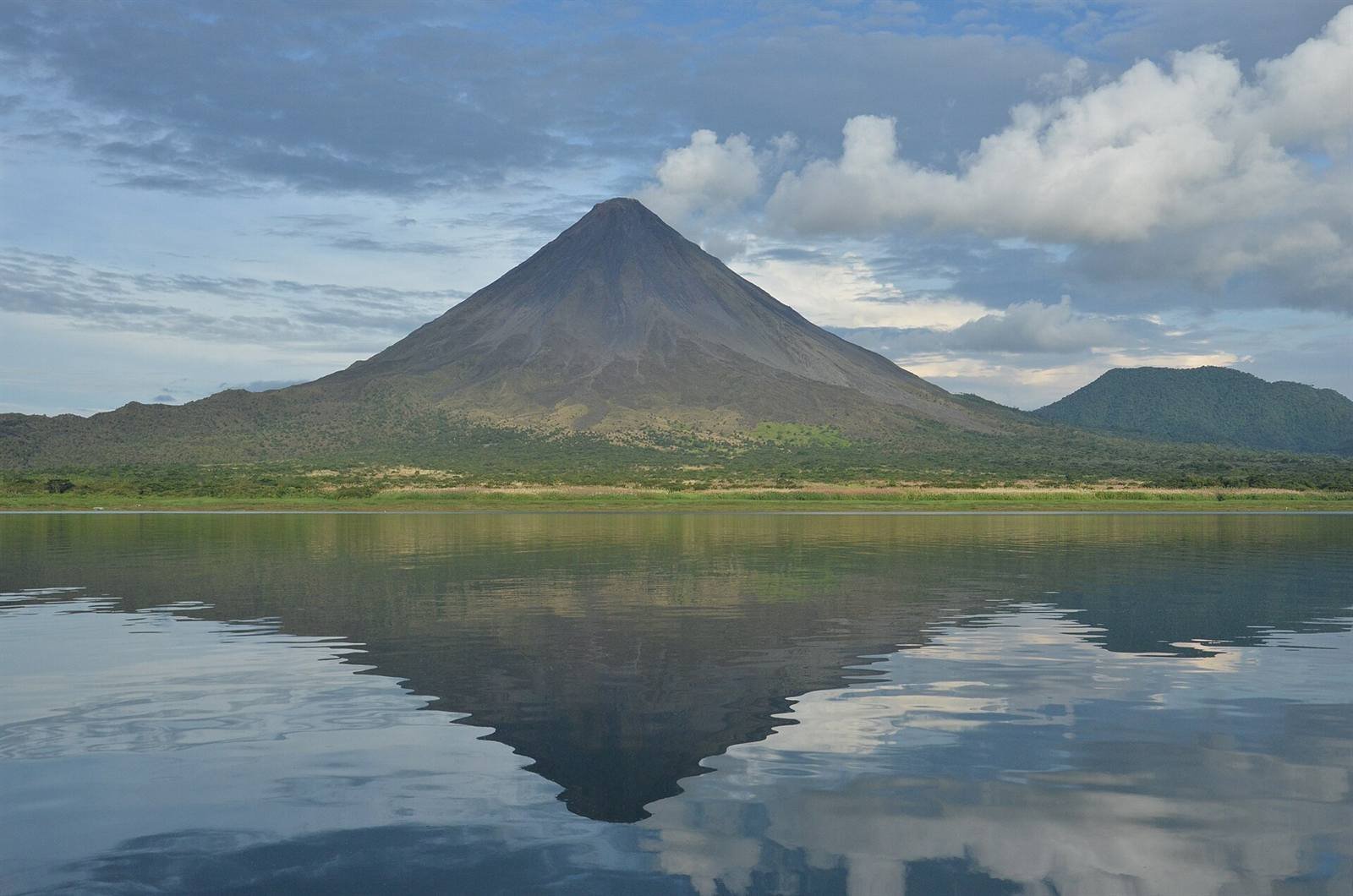 Lake Arenal · 12.2 km