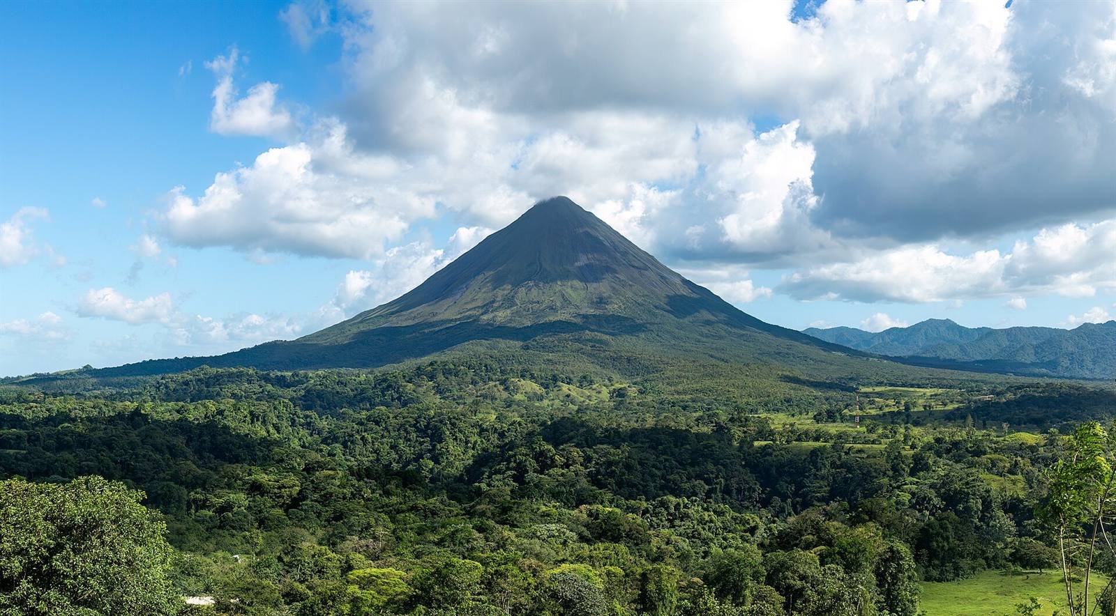 Arenal Volcano · 5.7 km